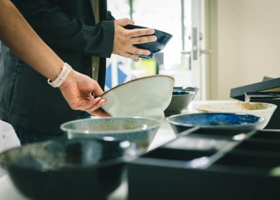 We accompany you to Japanese manufacturers and Japanese trade shows.