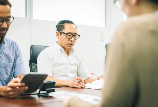 A team of staffs with specialized knowledge and skills to support your trading business