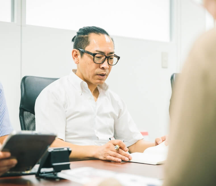 A team of staffs with specialized knowledge and skills to support your trading business